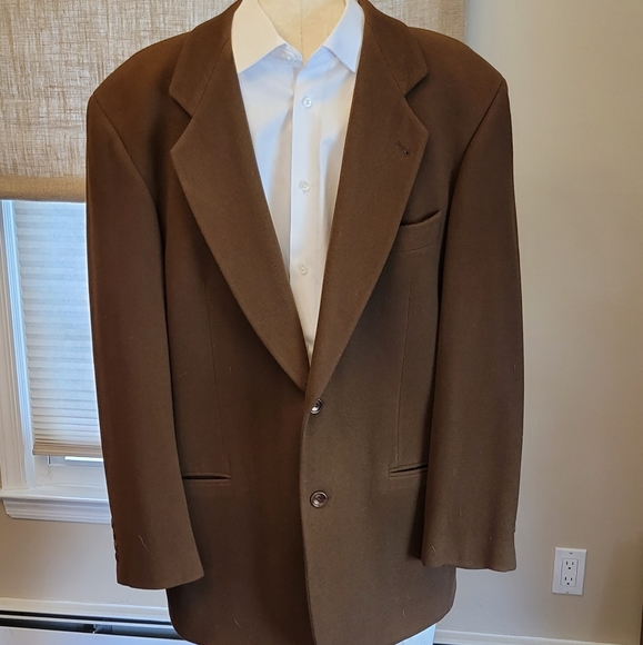 Hugo Boss Cashmere & Wool blazerCross Posted on the BUYSELL Clothing app. - Picture 1 of 10